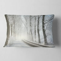 Designart zimska traka u maglovitom jutru - pejzažni jastuk za bacanje fotografija-12x20