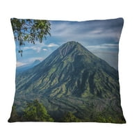 Designart Merbabu vulkan u Javi - pejzažni štampani jastuk za bacanje - 12x20